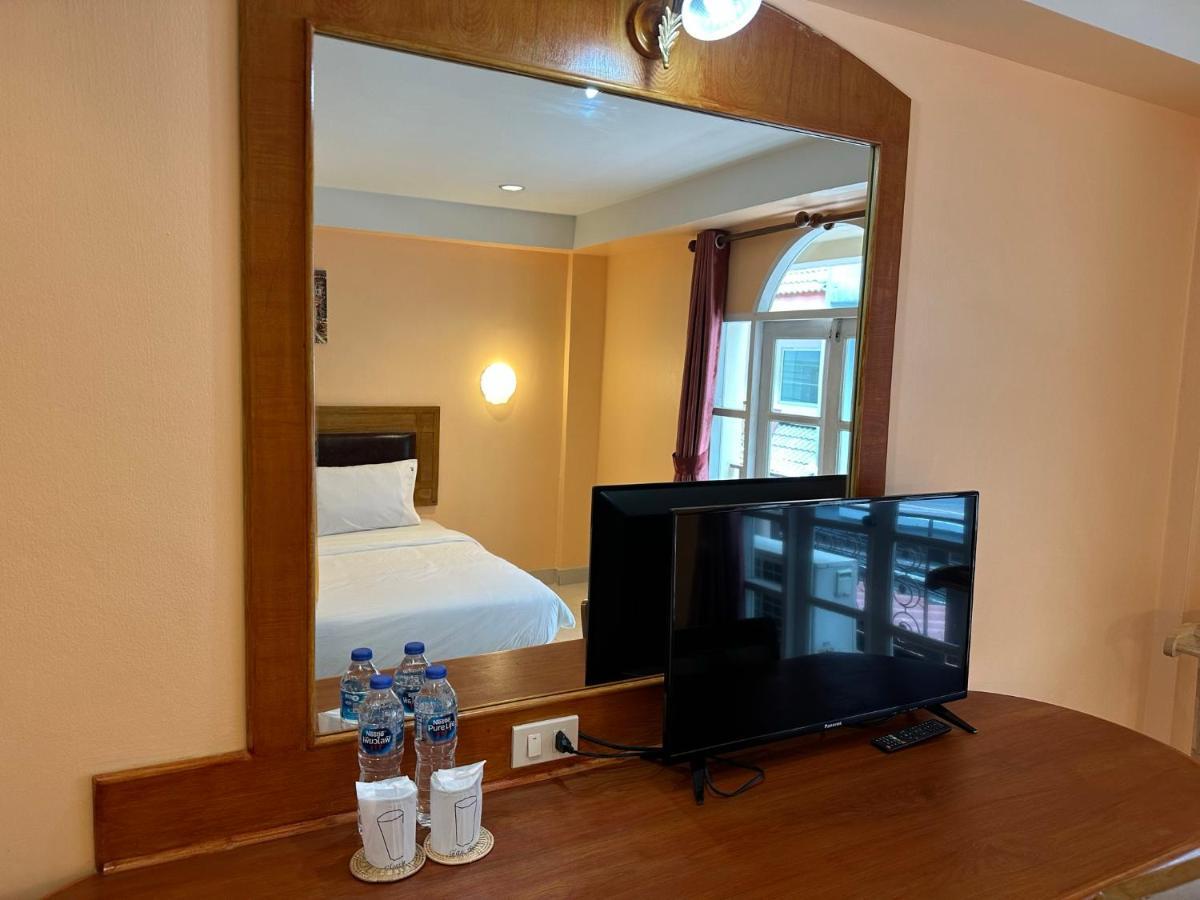 Nid Huahin Hotel Bagian luar foto