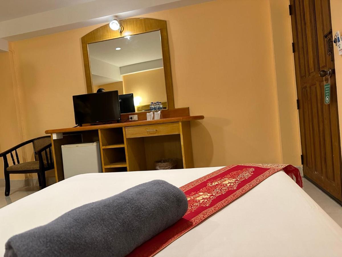 Nid Huahin Hotel Bagian luar foto